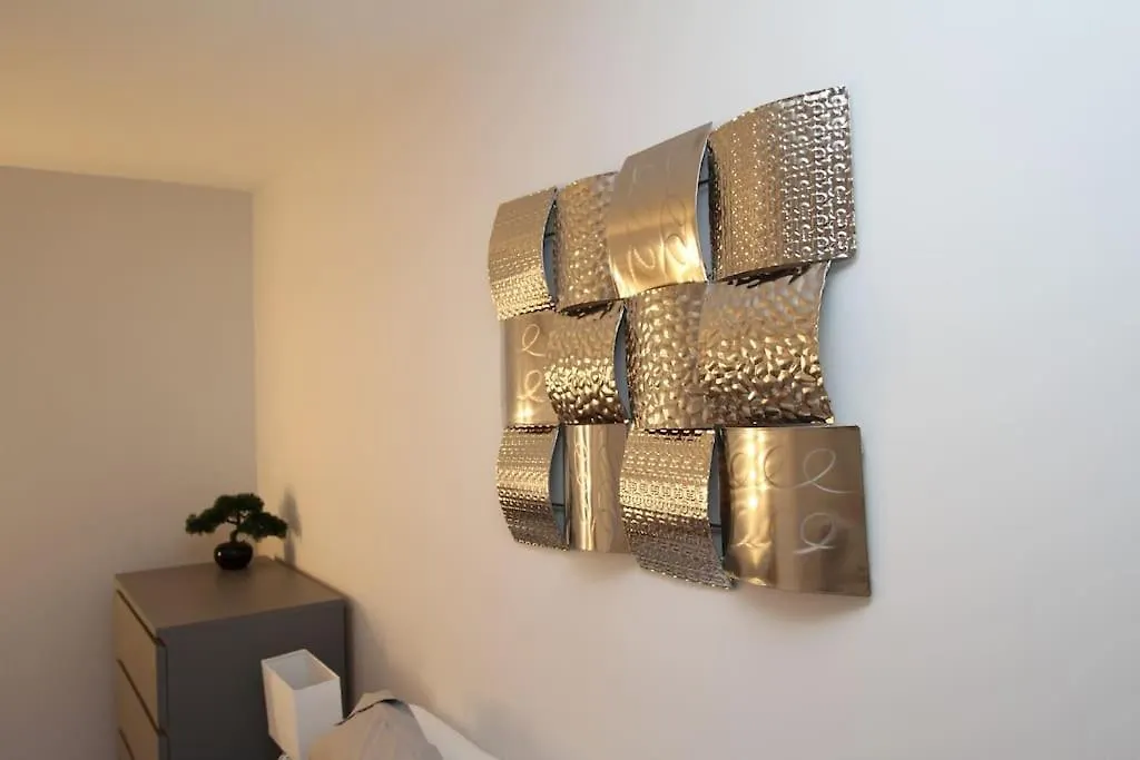 Apartment Lovely One Bed Apartment-Near All Transport-Village-Freeparking London