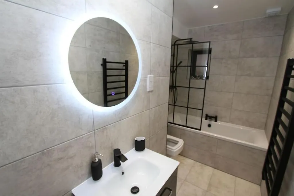 Lovely One Bed Apartment-Near All Transport-Village-Freeparking London Apartment